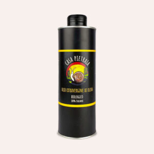 Extra virgin olive oil in a 500 ml can
